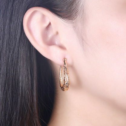 Vintage ladies hollow earrings
